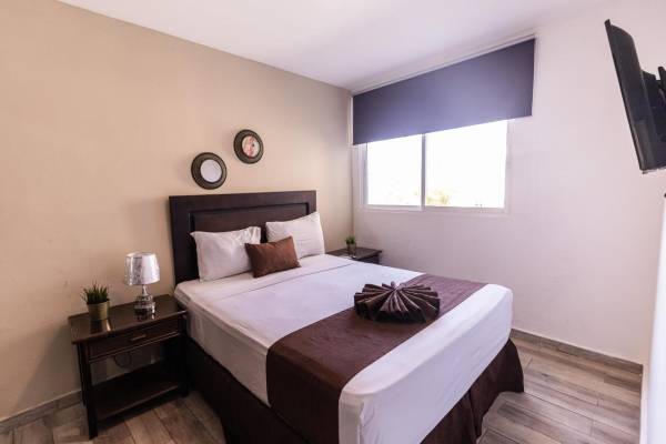 Habitación Doble con Vistas a la Piscina - Alojamiento