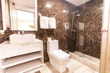 Habitación Doble Deluxe con cama supletoria8
